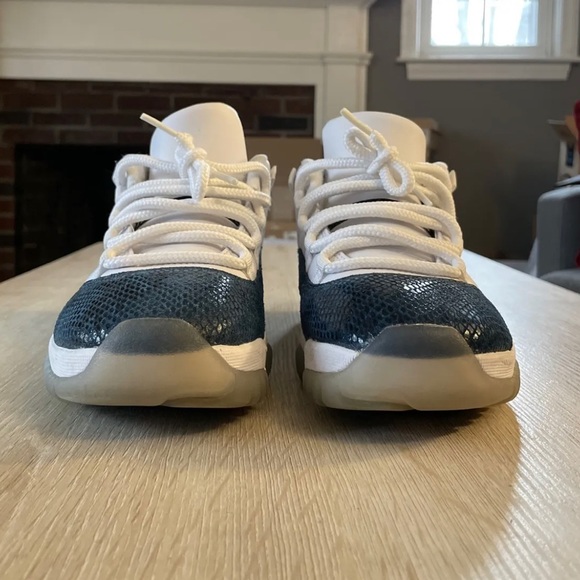Jordan 11 Low Navy Snakeskin 8 - Picture 4 of 9